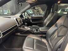 Porsche Cayenne V6 