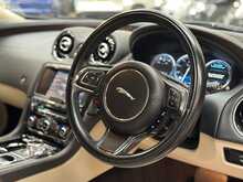 Jaguar XJ d V6 Portfolio 