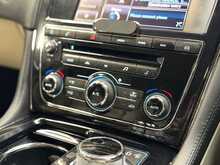Jaguar XJ d V6 Portfolio 
