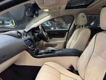 Jaguar XJ d V6 Portfolio 