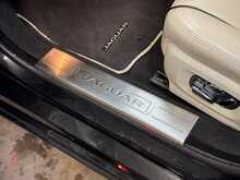 Jaguar XJ d V6 Portfolio 