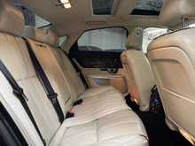 Jaguar XJ d V6 Portfolio 