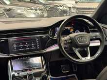 Audi Q8 TDI V6 S line 
