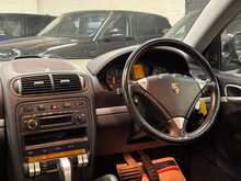 Porsche Cayenne V6 