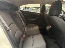 Mazda Mazda3 SKYACTIV-G SE 