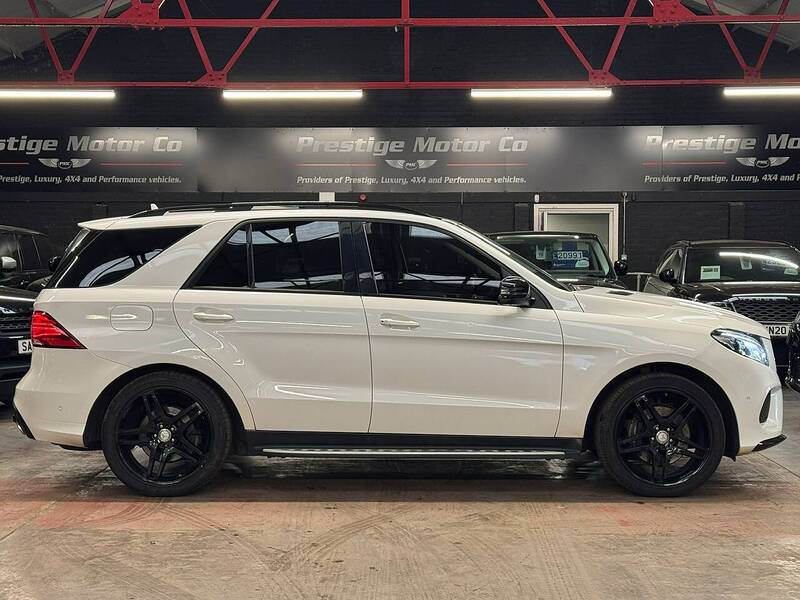 Mercedes-Benz GLE GLE350d V6 AMG Line - U989