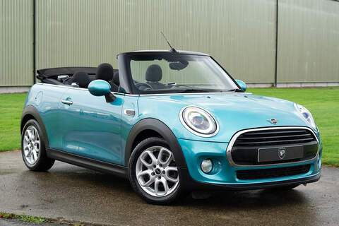 MINI Convertible 3.8 997 Carrera 4S Cabriolet 2dr Petrol Tiptronic S AWD (286 g/km, 350 bhp)