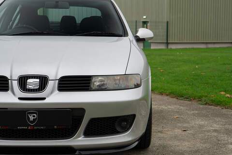 SEAT Leon Cupra R - U358