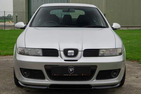 SEAT Leon Cupra R - U358