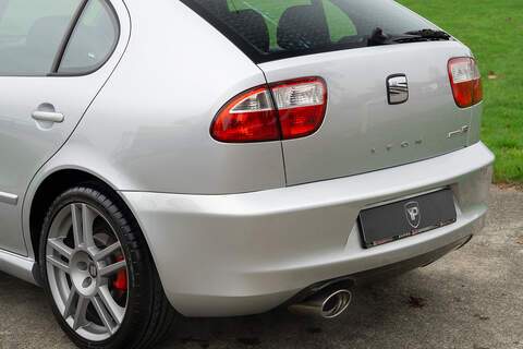 SEAT Leon Cupra R - U358