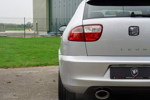 SEAT Leon Cupra R - U358