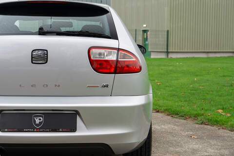 SEAT Leon Cupra R - U358