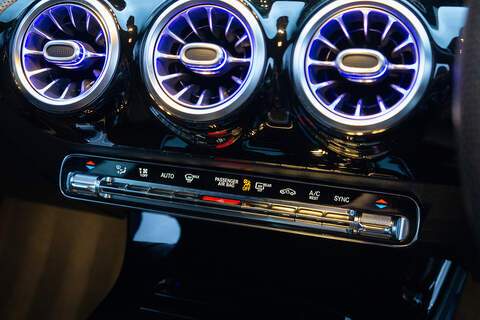 Mercedes-Benz A Class A180d AMG Line - U361