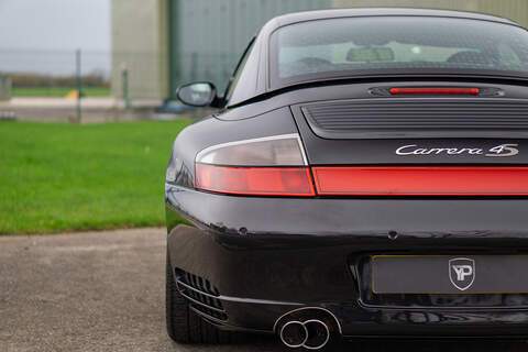 Porsche 911 996 Carrera 4S - U366