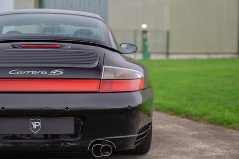Porsche 911 996 Carrera 4S - U366