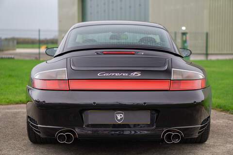Porsche 911 996 Carrera 4S - U366