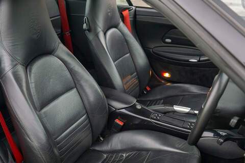 Porsche 911 996 Carrera 4S - U366