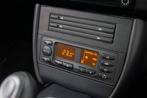 Porsche 911 996 Carrera 4S - U366