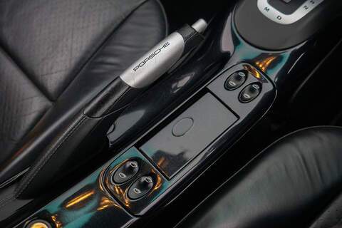 Porsche 911 996 Carrera 4S - U366