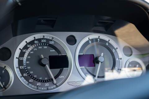 Aston Martin Vantage V8 - U369