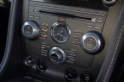 Aston Martin Vantage V8 - U369