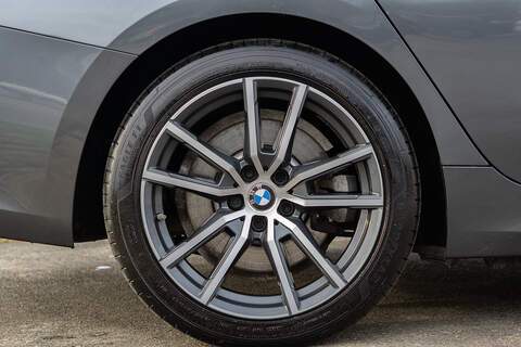 BMW 3 Series 330e Sport Pro - U382