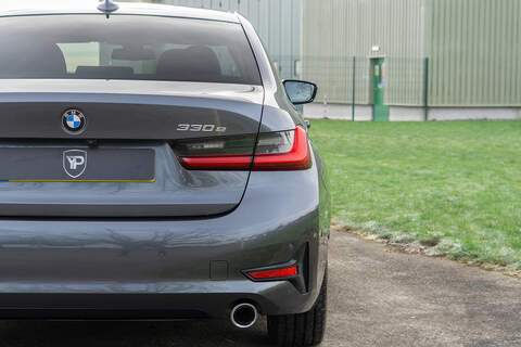 BMW 3 Series 330e Sport Pro - U382