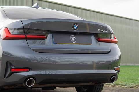BMW 3 Series 330e Sport Pro - U382