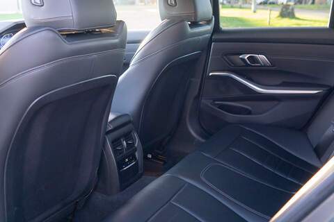 BMW 3 Series 330e Sport Pro - U382