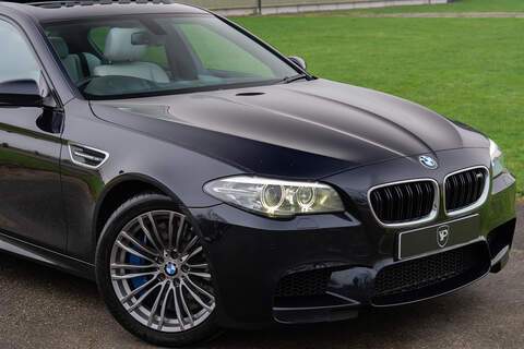 BMW M5 V8 - U383