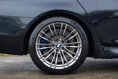 BMW M5 V8 - U383