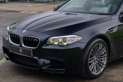 BMW M5 V8 - U383