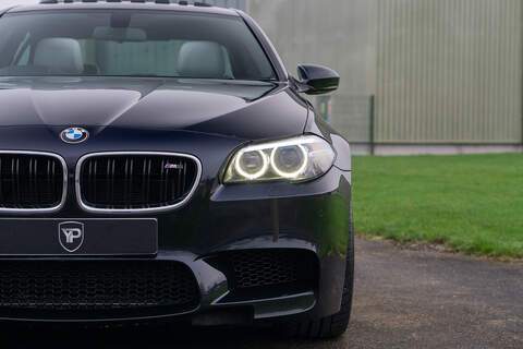 BMW M5 V8 - U383