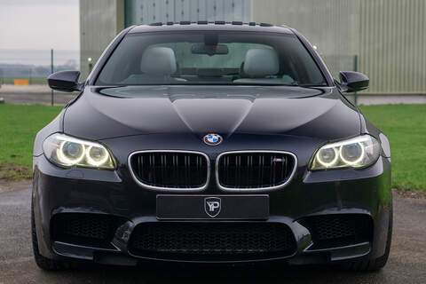 BMW M5 V8 - U383