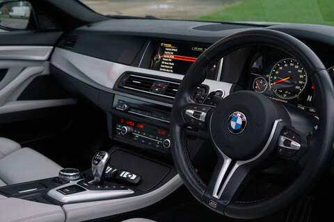BMW M5 V8 - U383