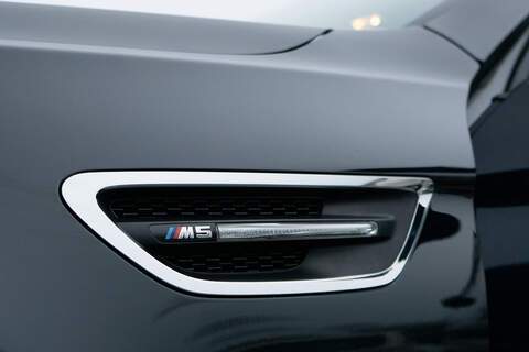 BMW M5 V8 - U383