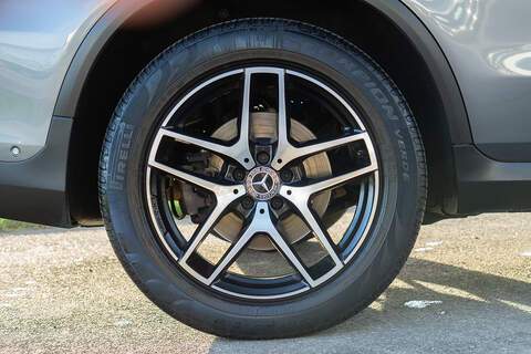 Mercedes-Benz GLC GLC250 AMG Night Edition - U401