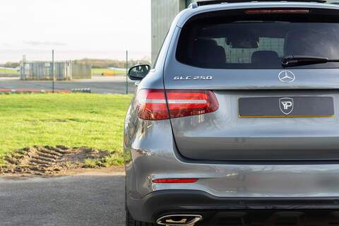 Mercedes-Benz GLC GLC250 AMG Night Edition - U401