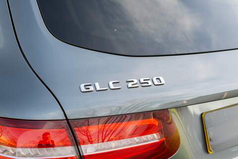 Mercedes-Benz GLC GLC250 AMG Night Edition - U401