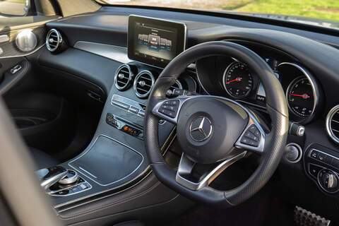 Mercedes-Benz GLC GLC250 AMG Night Edition - U401