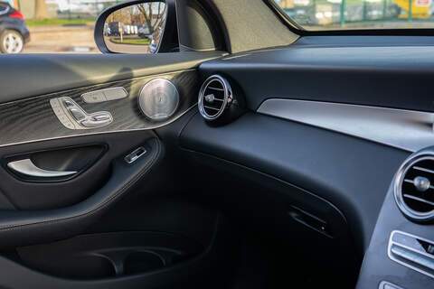 Mercedes-Benz GLC GLC250 AMG Night Edition - U401