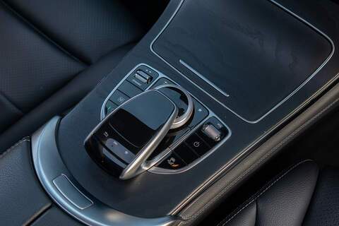 Mercedes-Benz GLC GLC250 AMG Night Edition - U401