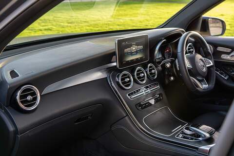 Mercedes-Benz GLC GLC250 AMG Night Edition - U401