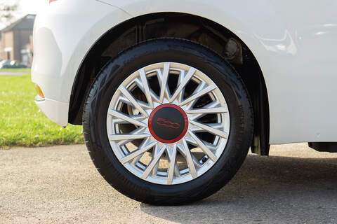 Fiat 500 MHEV RED - U403