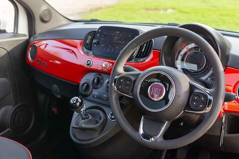 Fiat 500 MHEV RED - U403
