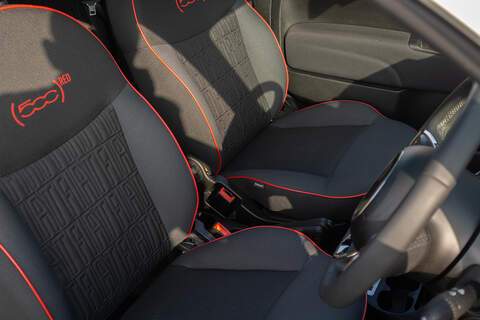 Fiat 500 MHEV RED - U403