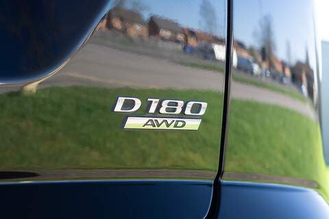 Jaguar E-PACE D180 R-Dynamic HSE - U409