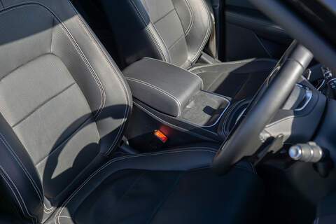 Jaguar E-PACE D180 R-Dynamic HSE - U409