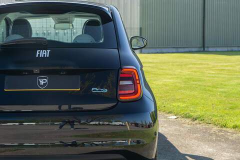 Fiat 500e La Prima - U418