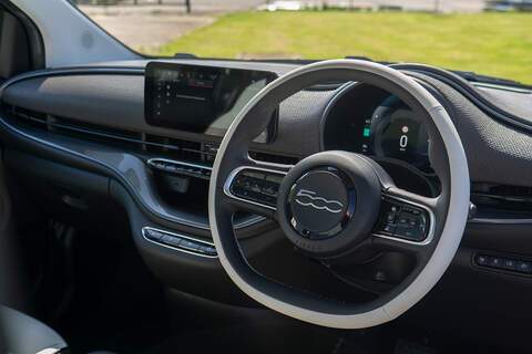 Fiat 500e La Prima - U418